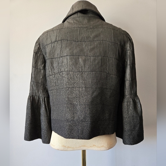 Jaqueline Conoir- Gray Textured Crop Jacket With Bwll Sleeves. Size 2 - Picture 6 of 13